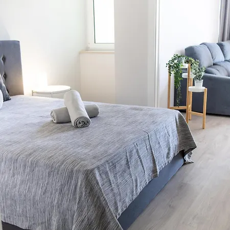 Apartament Tower 1106 *