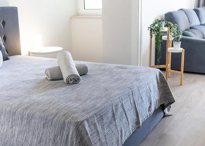 Apartment Tower 1106 *