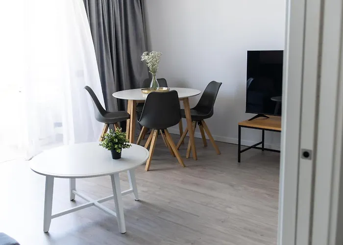 Apartament Tower 1106 *